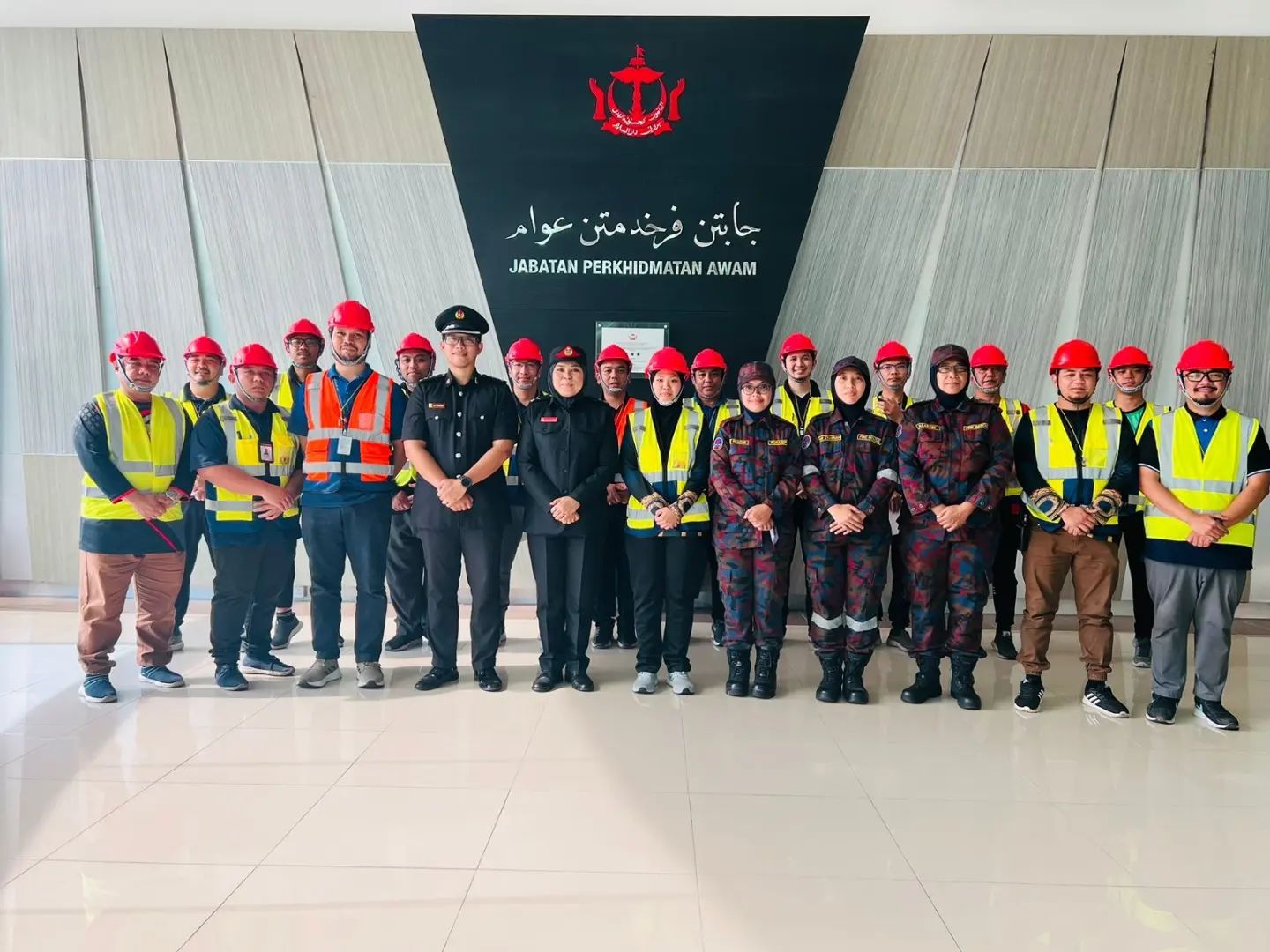 SERAMAI 16 PEGAWAI DAN KAKITANGAN KERAJAAN DI IKTIRAF SEBAGAI FIRE MARSHAL.jpg