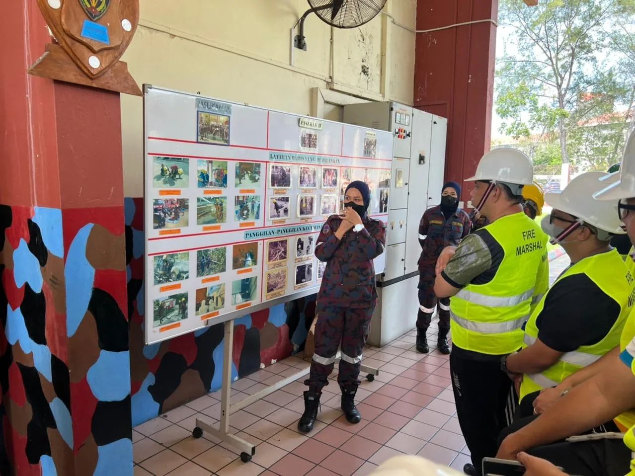 SERAMAI 31 ORANG PEGAWAI DAN KAKITANGAN SWASTA DI IKTIRAF SEBAGAI FIRE MARSHAL 1.jpg