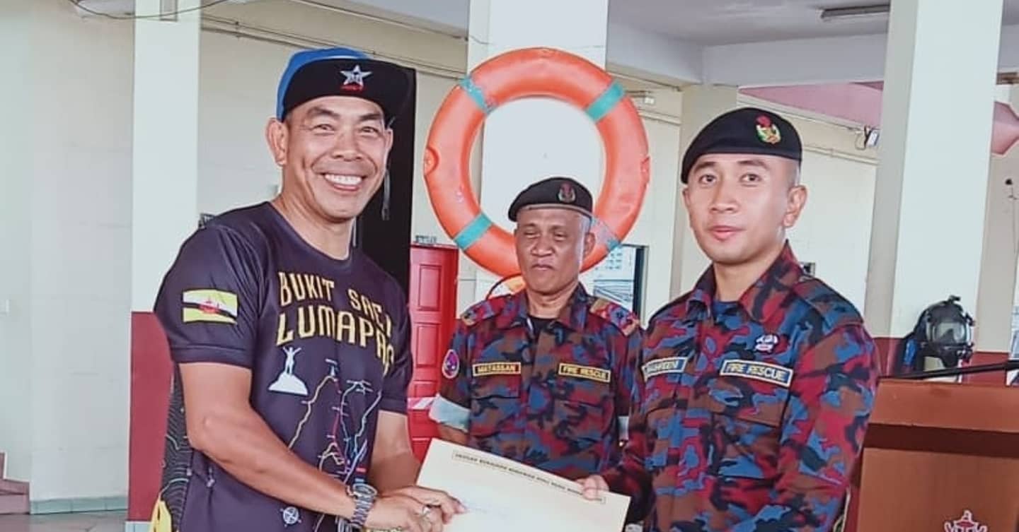 Penyampaian Sijil Kursus Asas Jungle Rescue-1.jpg