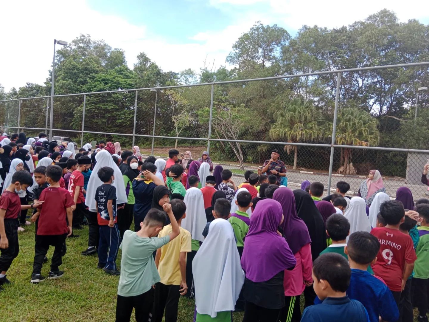 SEKOLAH UGAMA BERIBI, TELANAI MENGIKUTI TAKLIMAT KESELAMATAN KEBAKARAN, PENGOSONGAN BANGUNAN DAN PRATIKAL ALAT PEMADAM API 1.jpg