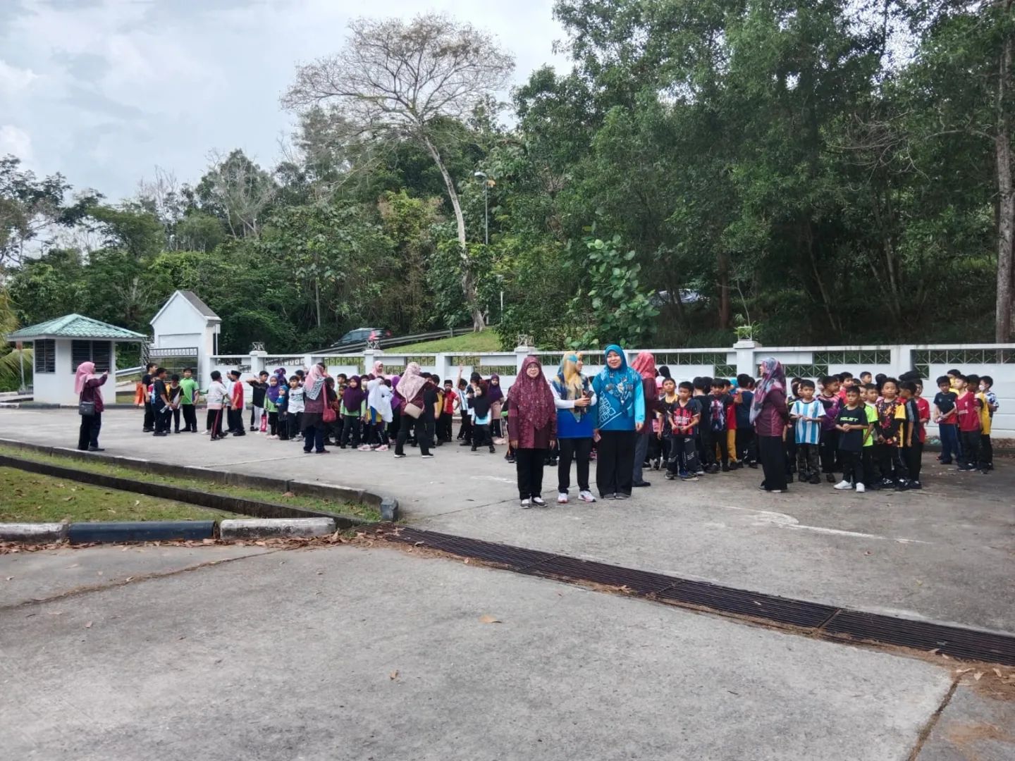 SEKOLAH UGAMA BERIBI, TELANAI MENGIKUTI TAKLIMAT KESELAMATAN KEBAKARAN, PENGOSONGAN BANGUNAN DAN PRATIKAL ALAT PEMADAM API.jpg