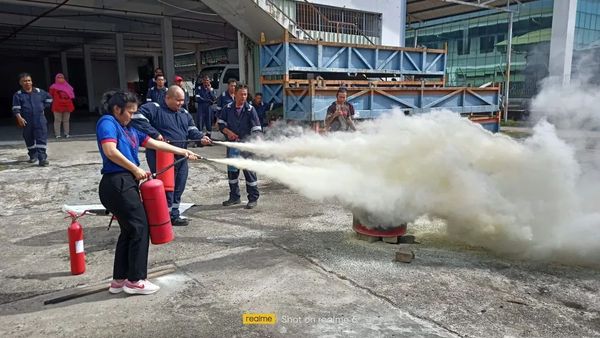 SERAMAI 14 ORANG KAKITANGAN TELAH MENGIKUTI TAKLIMAT KESELAMATAN KEBAKARAN.jpg